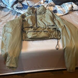 Olive Green HALFJAK Compact, insulated jacket. Size large.